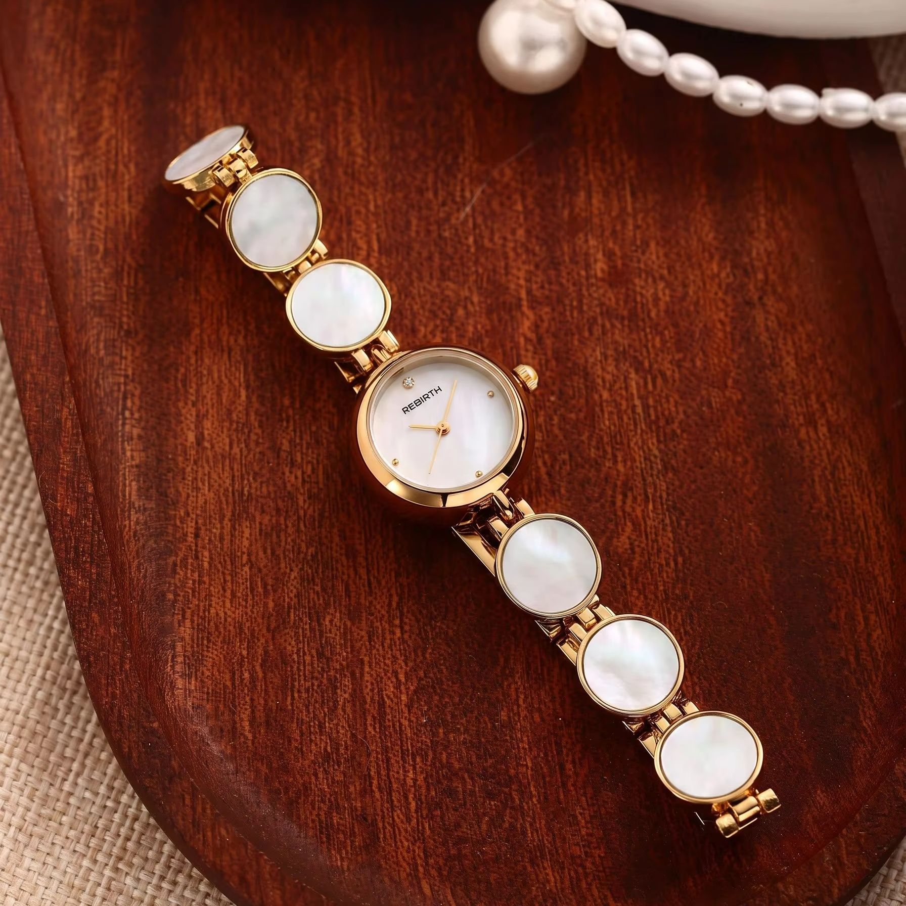 Luxury Watch Dial - Элегантные женские кварцевые часы в стиле